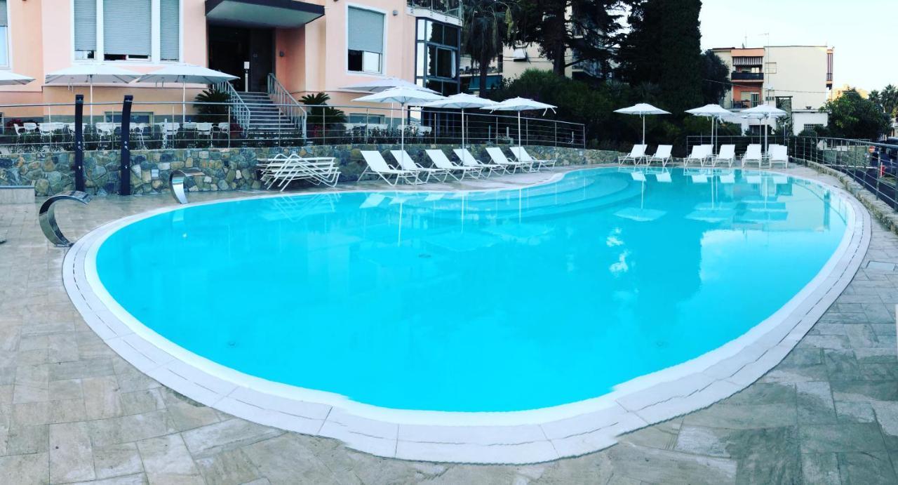 Hotel Napoleon Санремо Екстер'єр фото